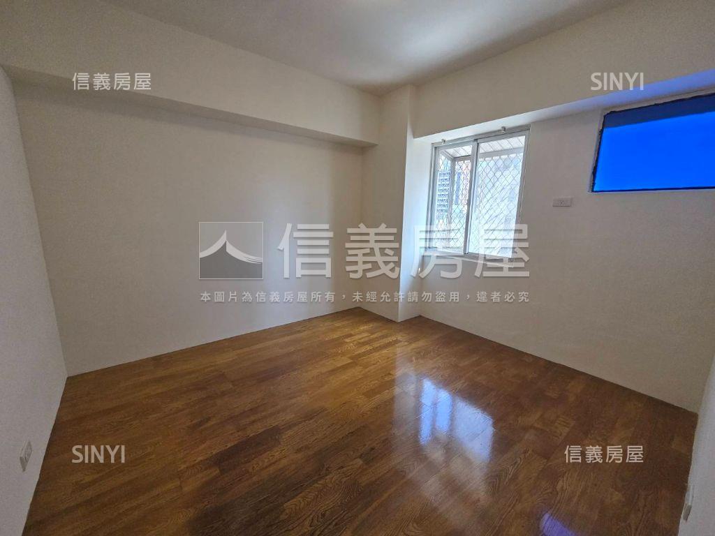 陽明面公園邊間大三房房屋室內格局與周邊環境