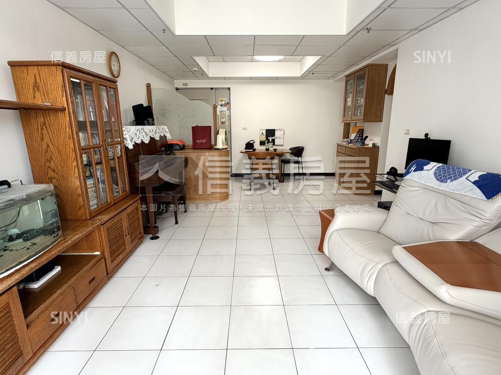 東區高樓質感三房平車房屋室內格局與周邊環境