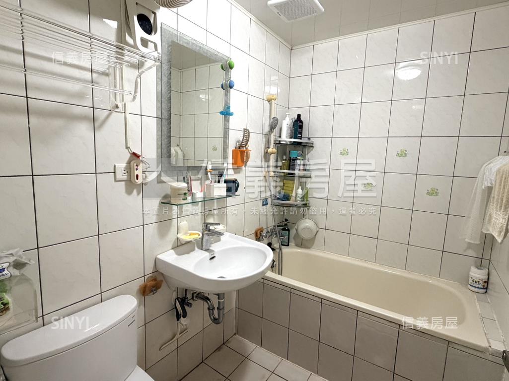 東區高樓質感三房平車房屋室內格局與周邊環境