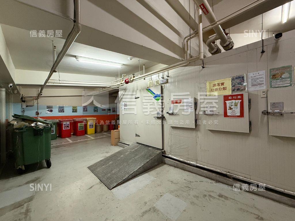 國際金融雙星高樓商辦房屋室內格局與周邊環境