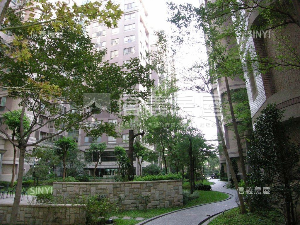 太子哈佛。高樓層＋車位房屋室內格局與周邊環境