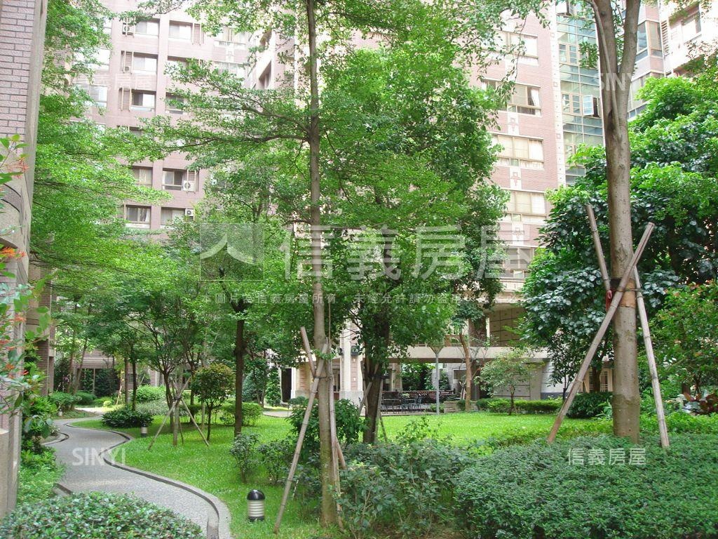 太子哈佛。高樓層＋車位房屋室內格局與周邊環境
