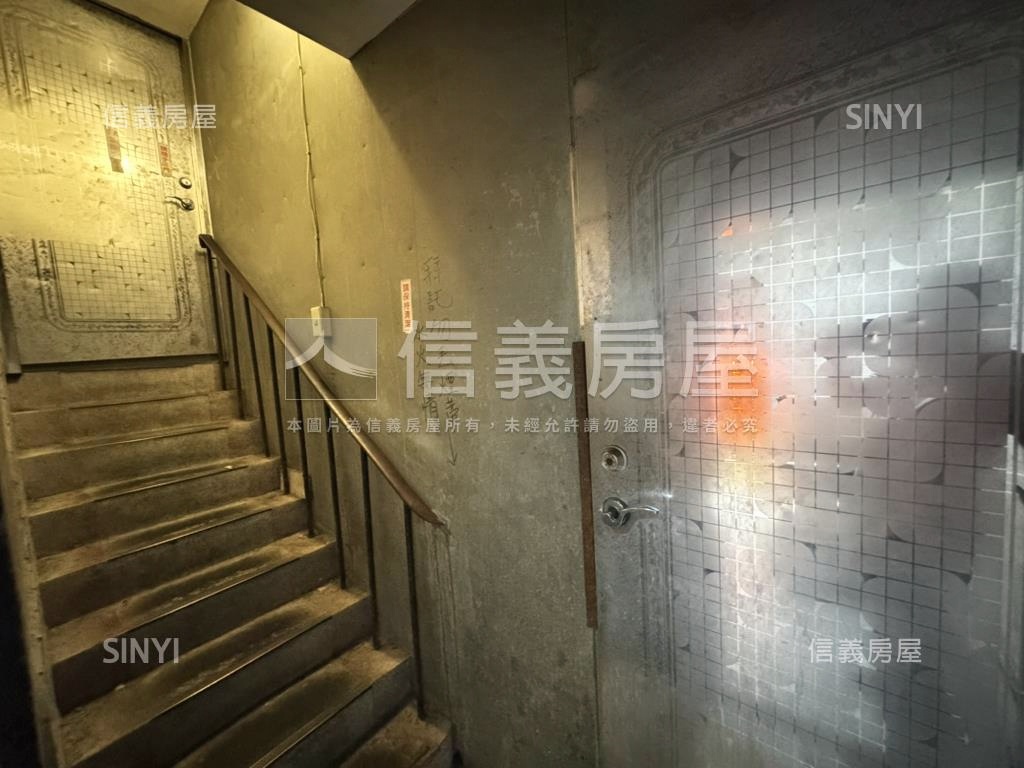 光復路關埔連鎖臨路店面房屋室內格局與周邊環境