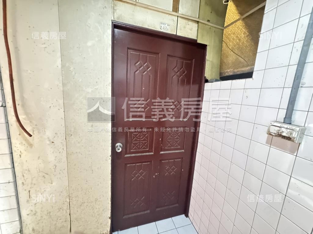 光復路關埔連鎖臨路店面房屋室內格局與周邊環境