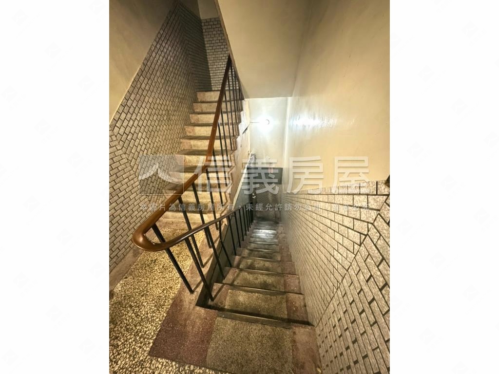 光復路關埔連鎖臨路店面房屋室內格局與周邊環境
