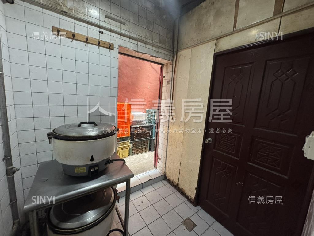 光復路關埔連鎖臨路店面房屋室內格局與周邊環境