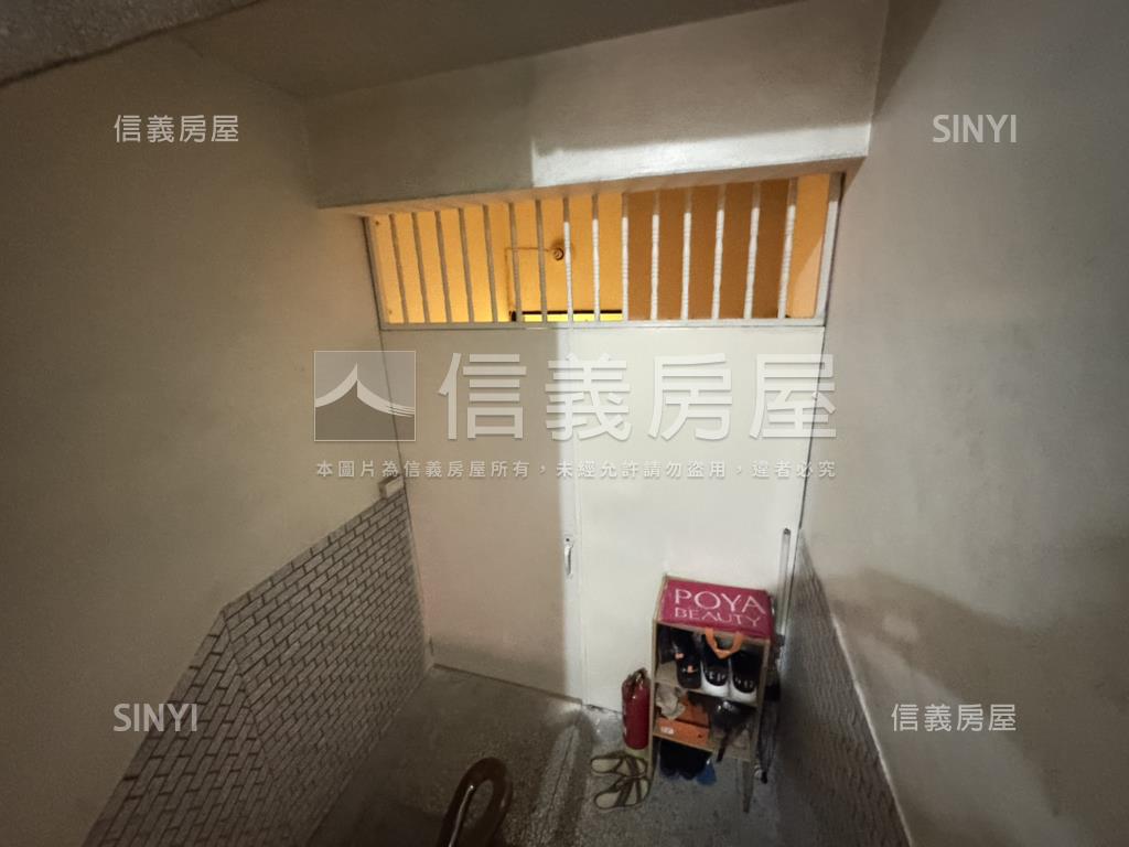 光復路關埔連鎖臨路店面房屋室內格局與周邊環境