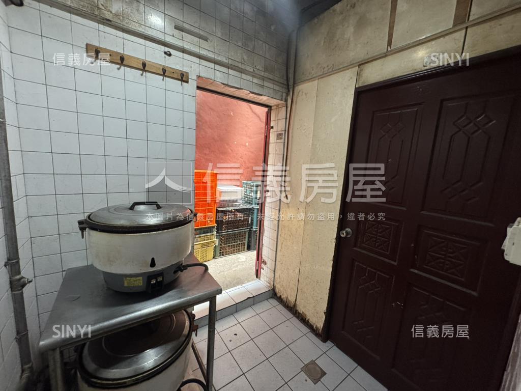 光復路關埔連鎖臨路店面房屋室內格局與周邊環境