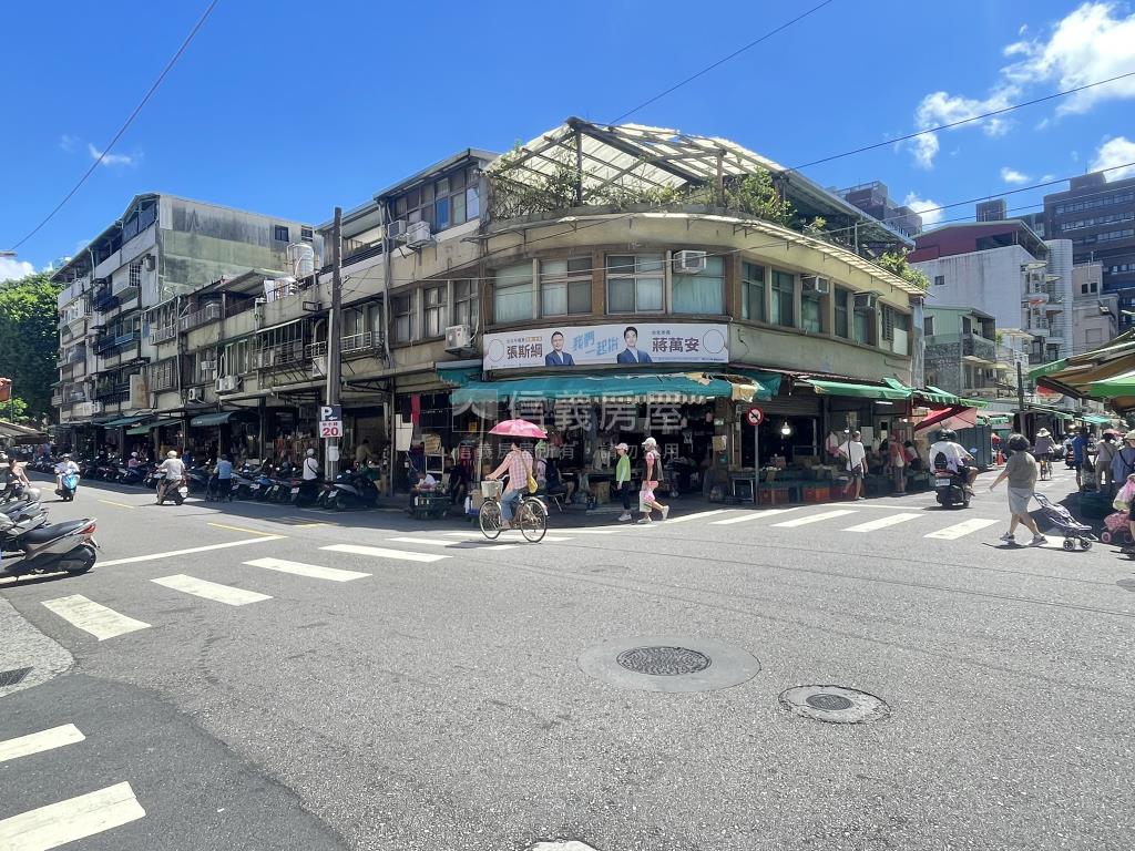 天母忠誠精華區透天房屋室內格局與周邊環境