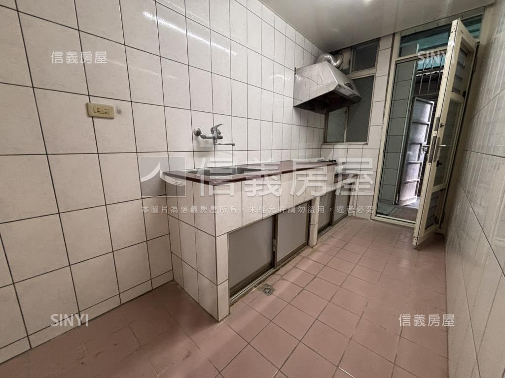 樟樹邊間完美１樓房屋室內格局與周邊環境