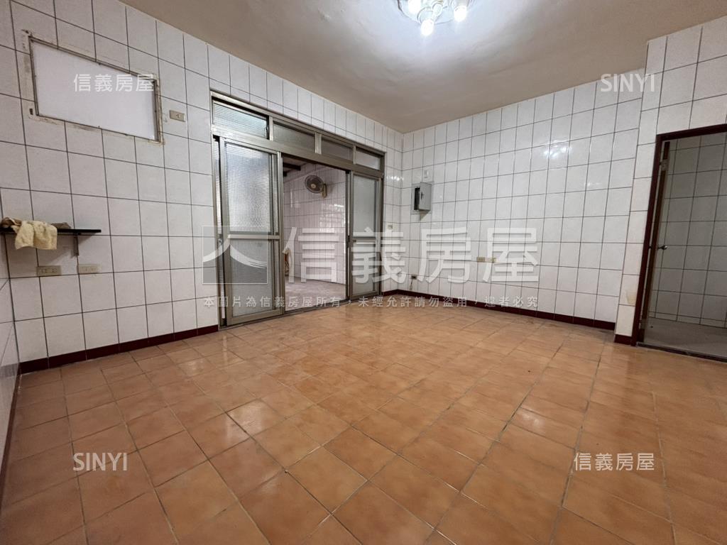 樟樹邊間完美１樓房屋室內格局與周邊環境