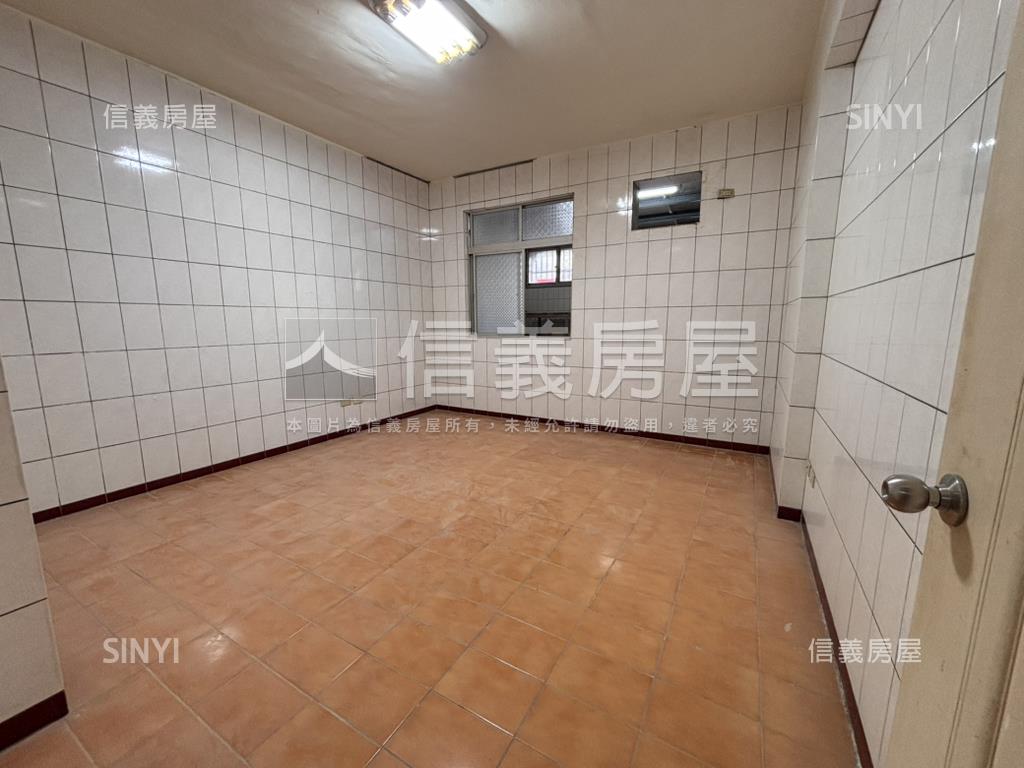 樟樹邊間完美１樓房屋室內格局與周邊環境