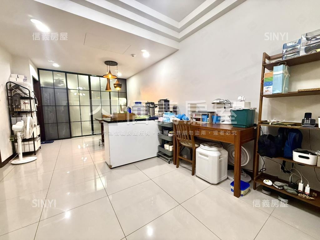 精美裝潢萬大頂加大空間房屋室內格局與周邊環境