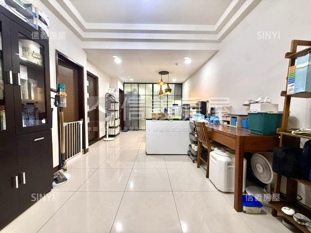 精美裝潢萬大頂加大空間房屋室內格局與周邊環境