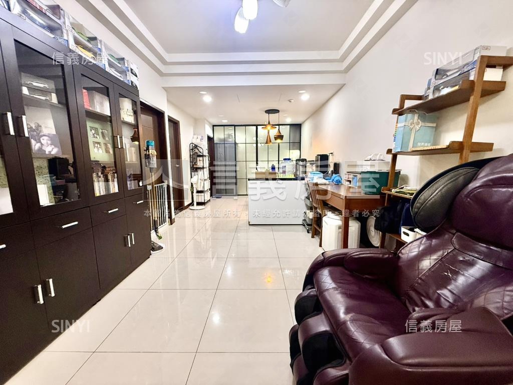 精美裝潢萬大頂加大空間房屋室內格局與周邊環境