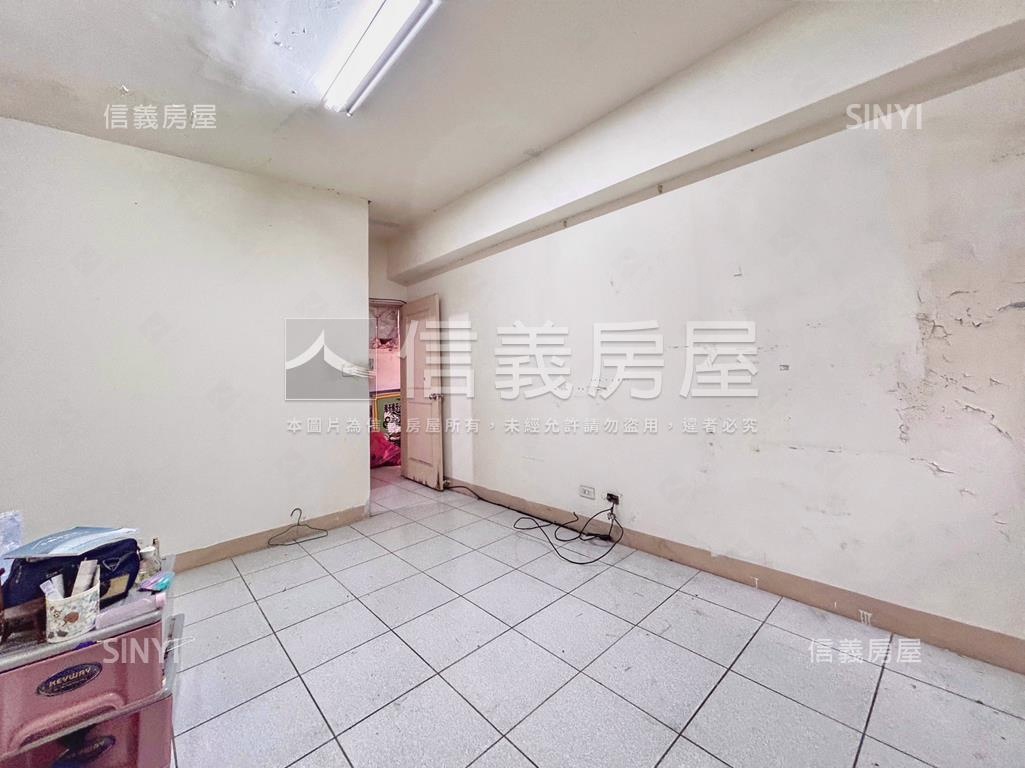 寶祥三房平面車位房屋室內格局與周邊環境