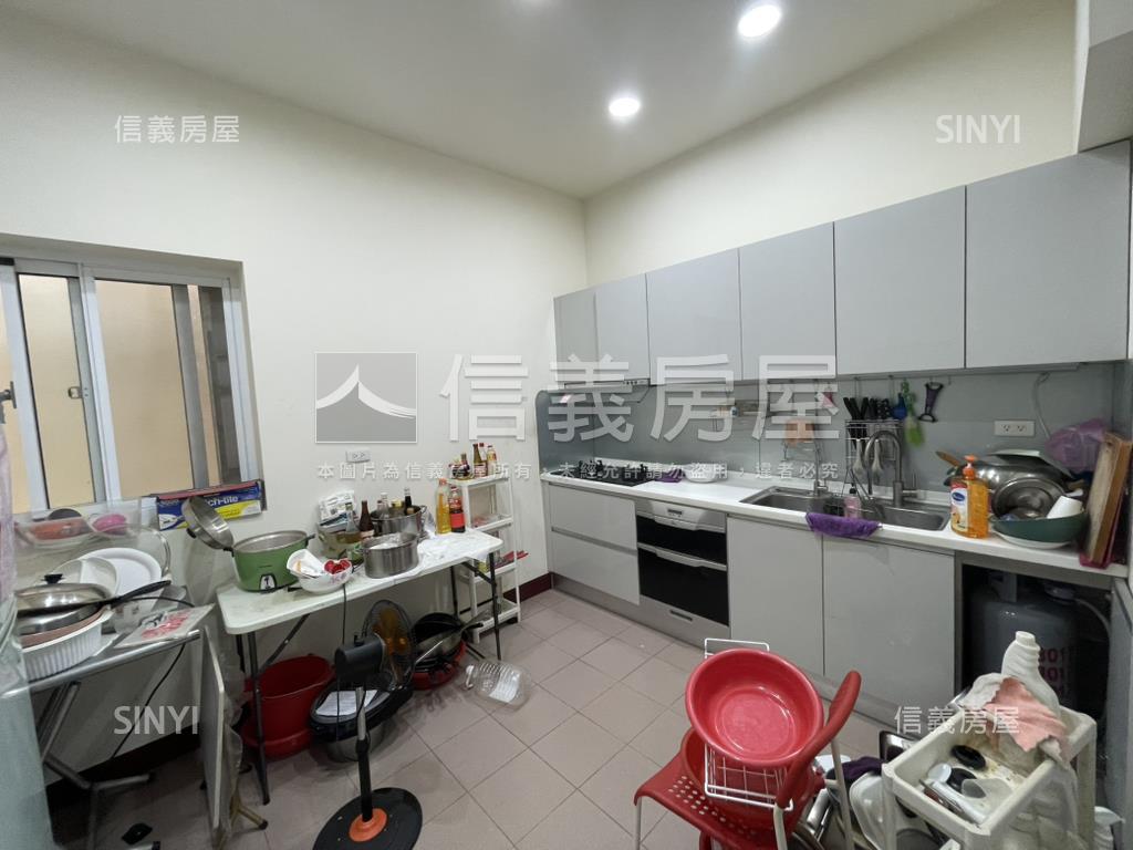 近高餐精美正路騎樓透店房屋室內格局與周邊環境