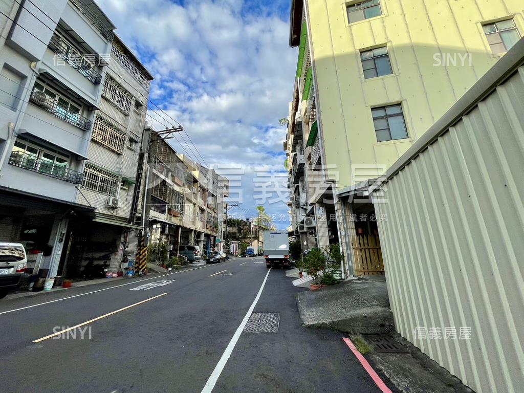 近高餐精美正路騎樓透店房屋室內格局與周邊環境