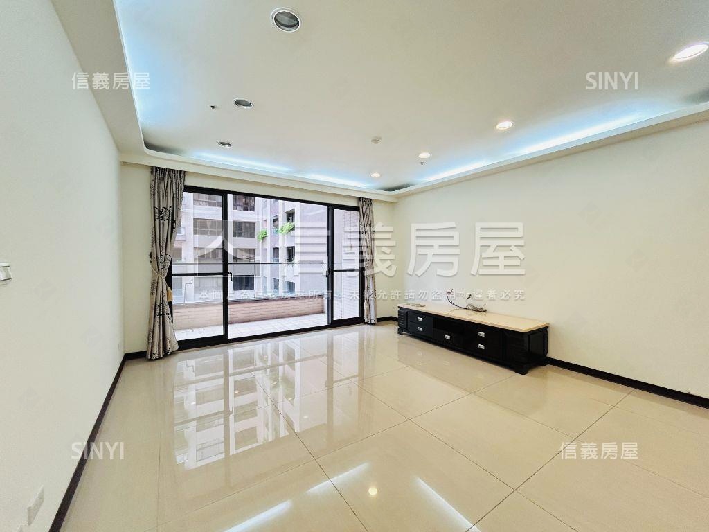 合雄首璽十樓精緻三房車位房屋室內格局與周邊環境