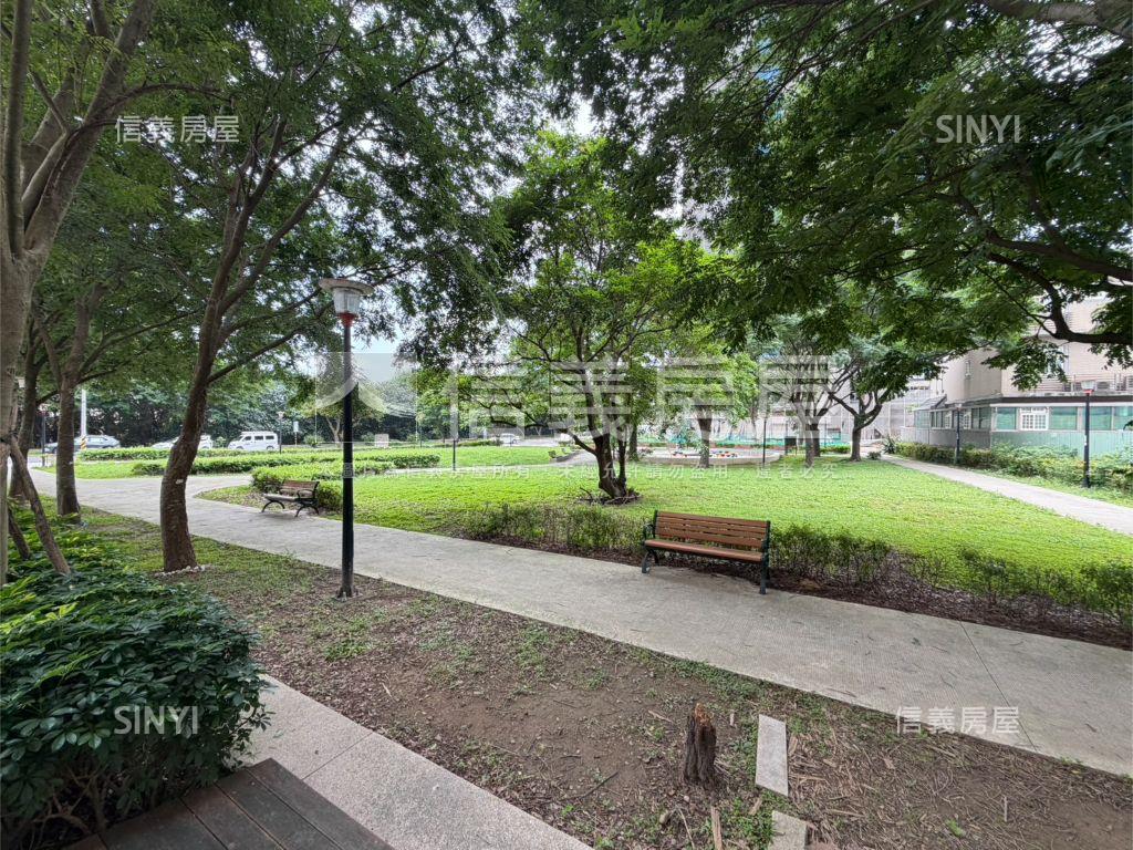 Ａ１９面公園景觀３房車位房屋室內格局與周邊環境