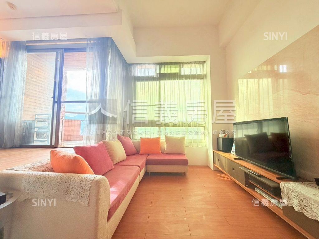 觀音河景廣角映入美宅房屋室內格局與周邊環境