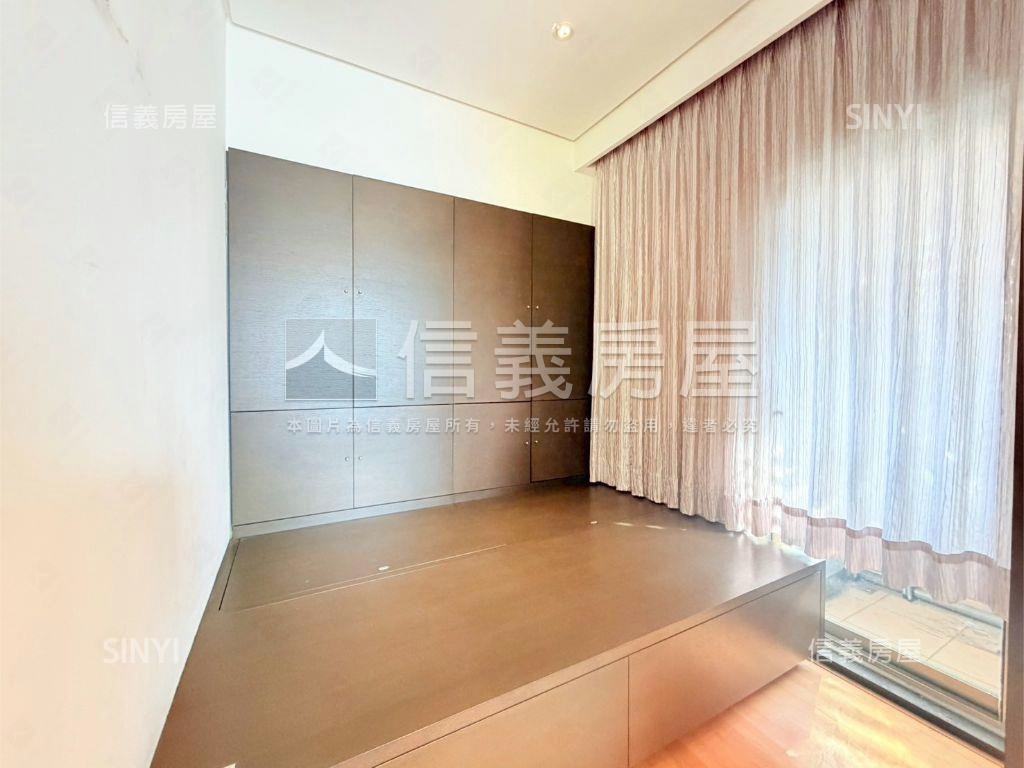 觀音河景廣角映入美宅房屋室內格局與周邊環境