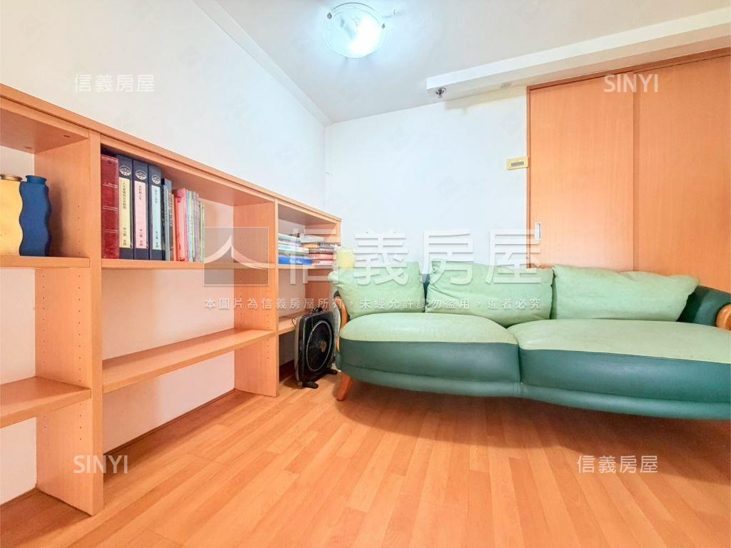 觀音河景廣角映入美宅房屋室內格局與周邊環境