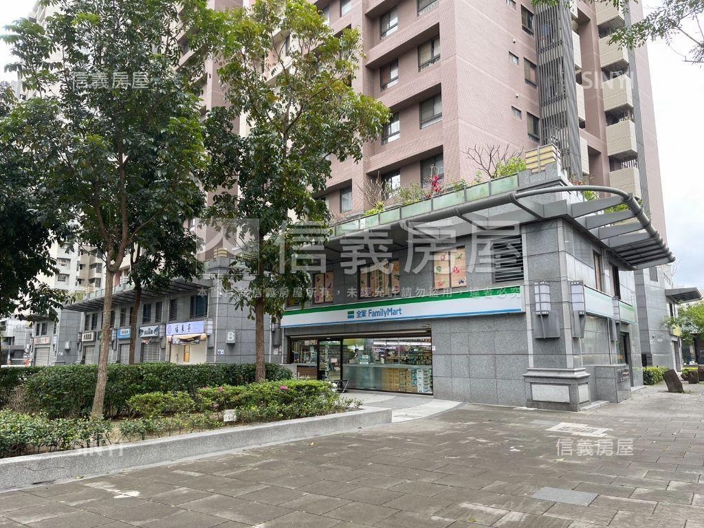 亞東商悅＊挑高六米店面房屋室內格局與周邊環境