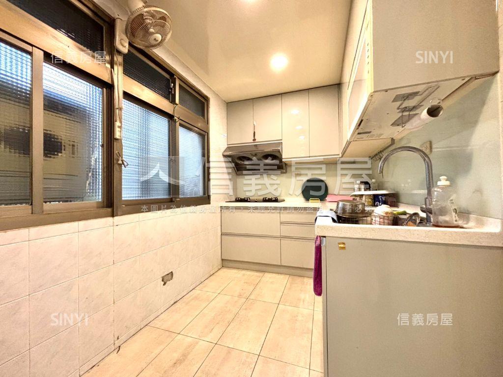 板橋美美二樓房屋室內格局與周邊環境