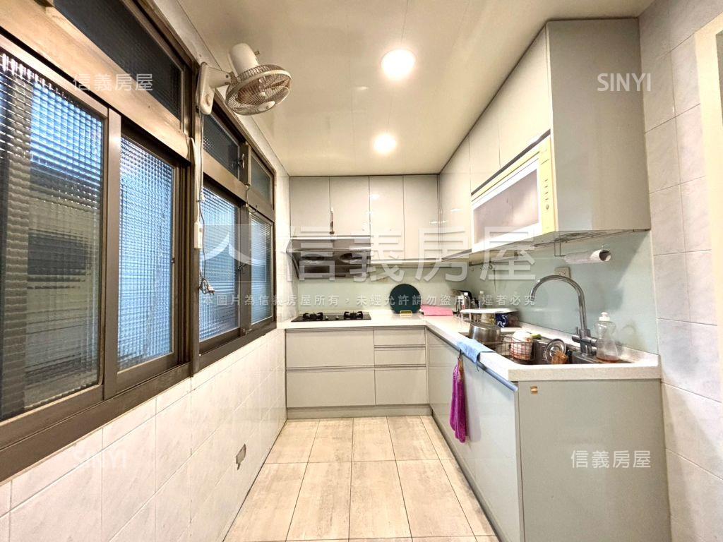 板橋美美二樓房屋室內格局與周邊環境