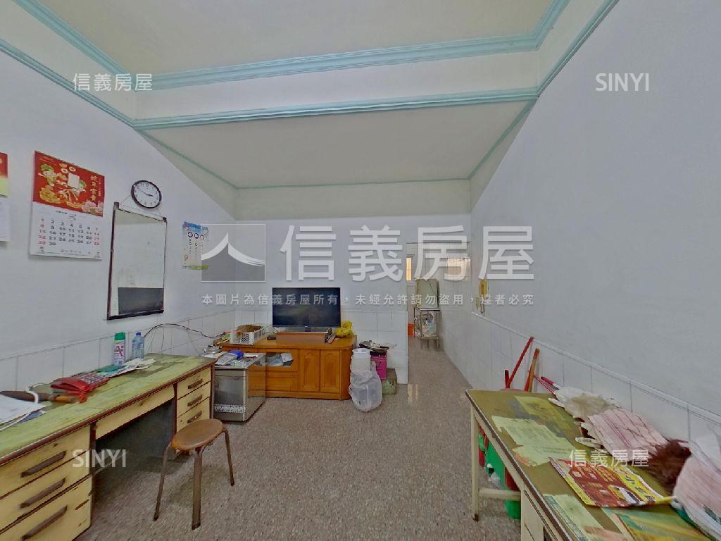 近建興市場正四樓透天房屋室內格局與周邊環境