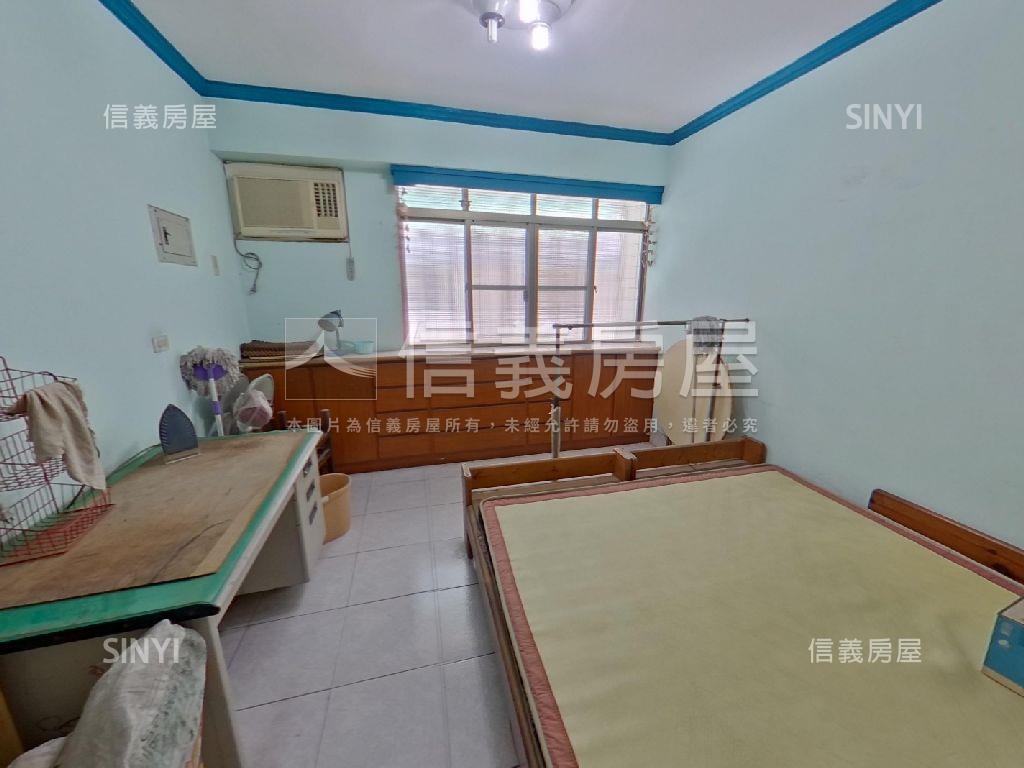 近建興市場正四樓透天房屋室內格局與周邊環境