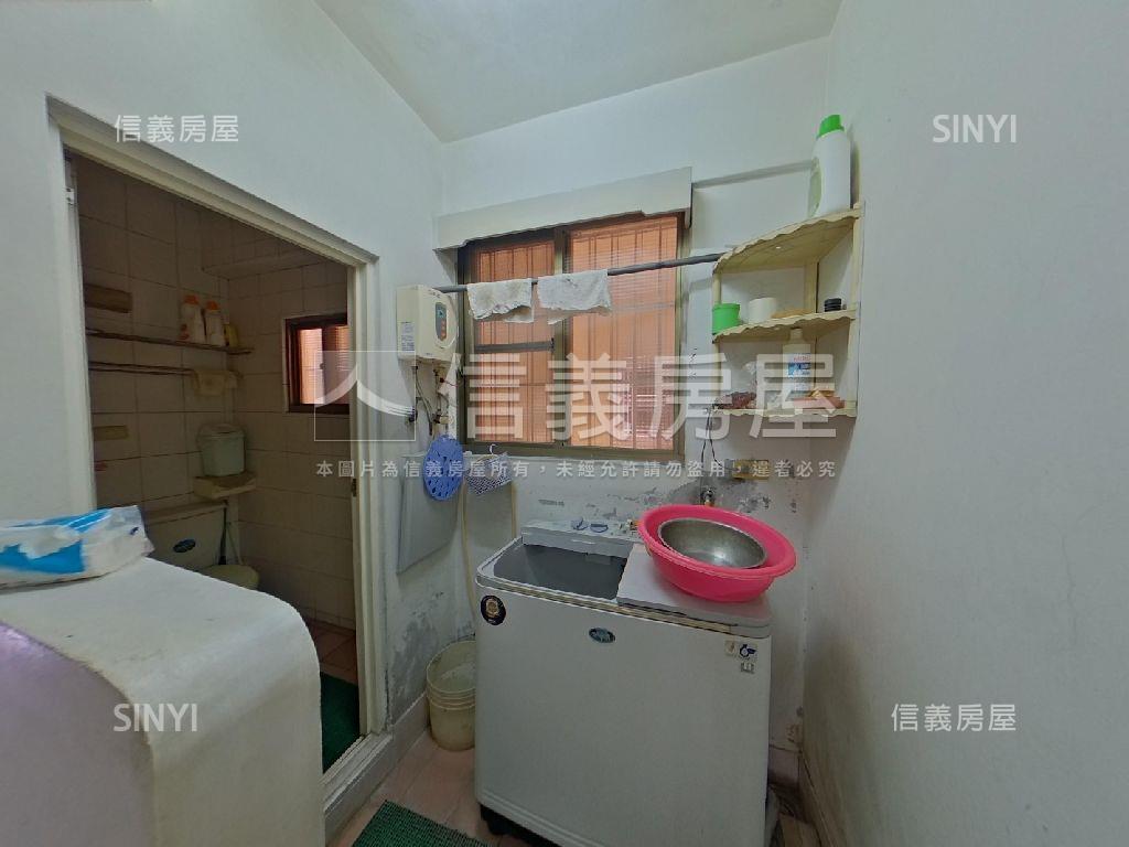 近建興市場正四樓透天房屋室內格局與周邊環境