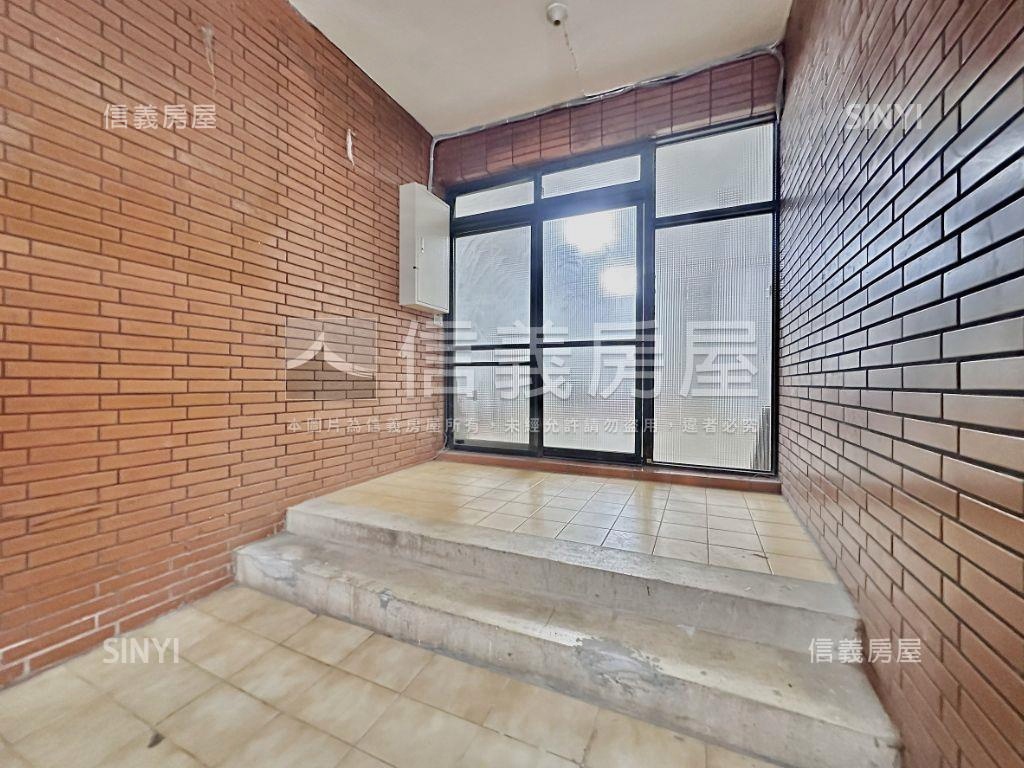 近捷運南勢角站一樓房屋室內格局與周邊環境