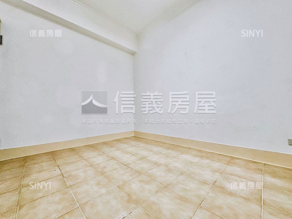近捷運南勢角站一樓房屋室內格局與周邊環境