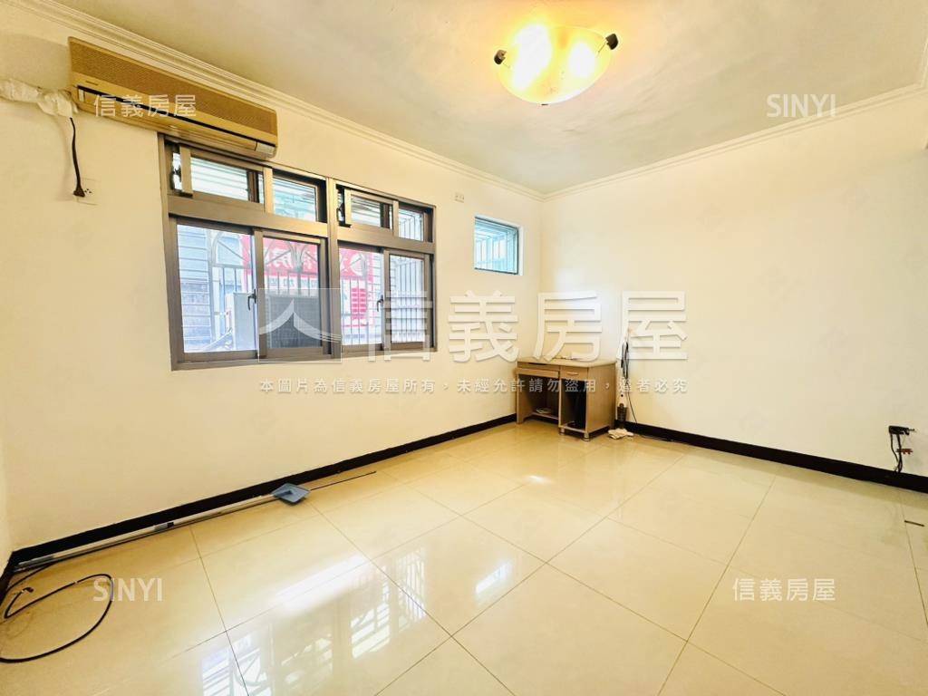 近大勇國小美裝潢三房房屋室內格局與周邊環境