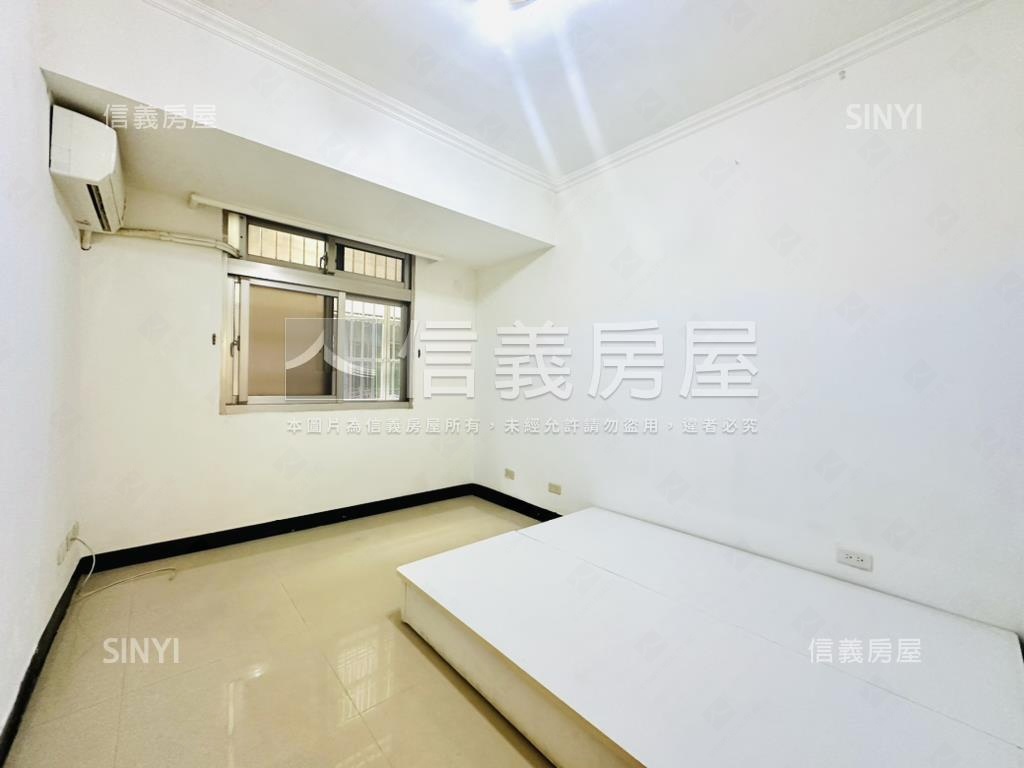 近大勇國小美裝潢三房房屋室內格局與周邊環境