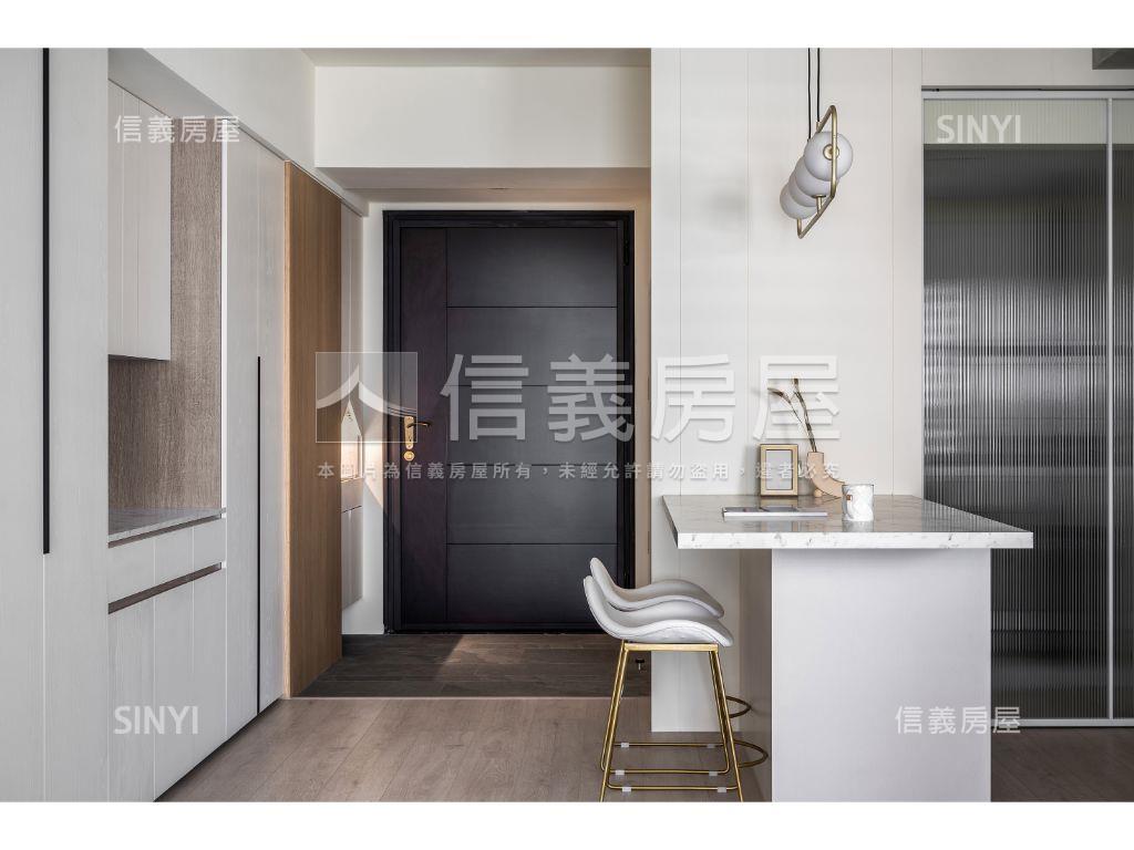 專任現代風高樓質感文心匯房屋室內格局與周邊環境