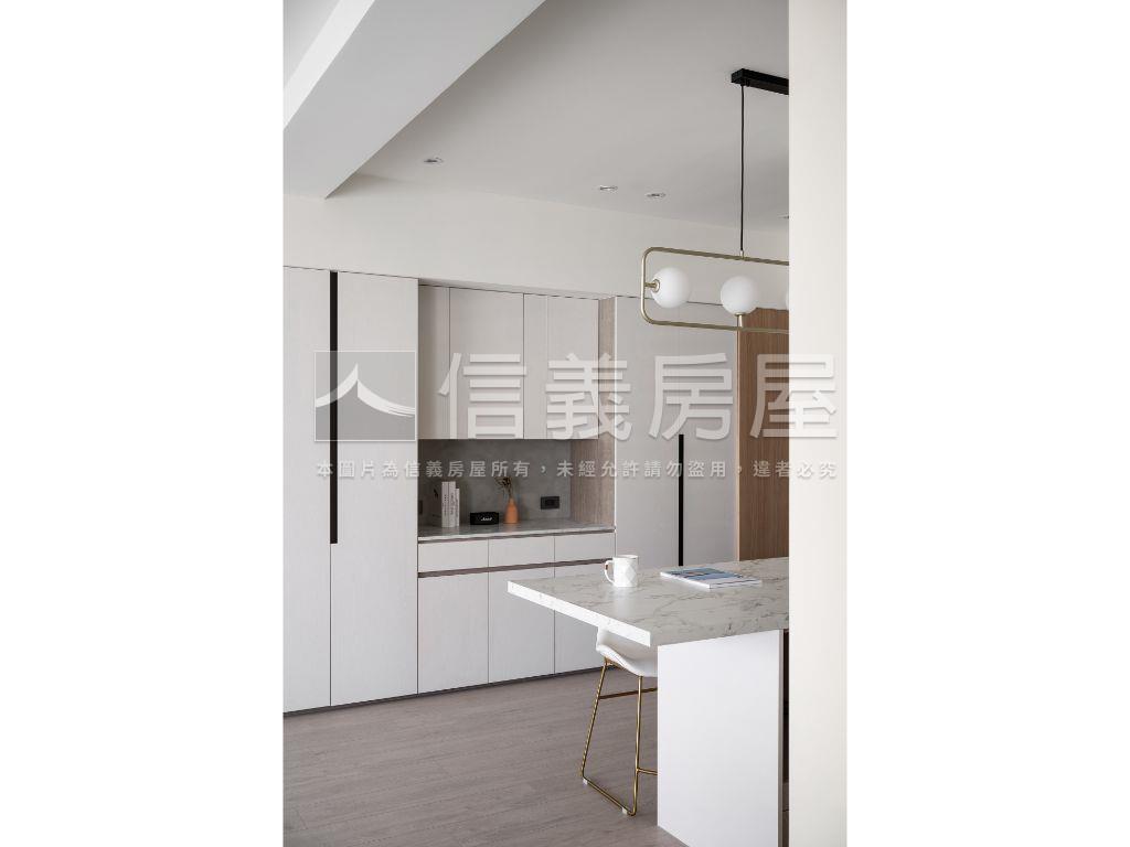 專任現代風高樓質感文心匯房屋室內格局與周邊環境