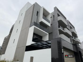 坐北朝南獨棟電梯別墅