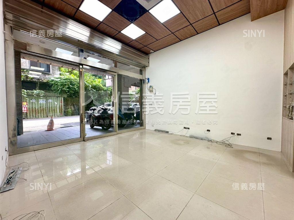武昌街質感裝潢邊間店面房屋室內格局與周邊環境