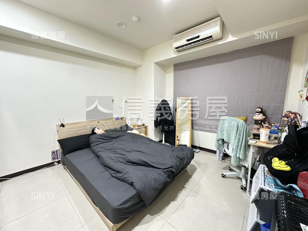世紀皇家３房房屋室內格局與周邊環境