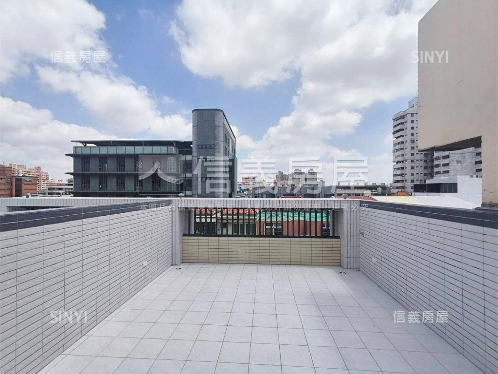潭子全新電梯店墅房屋室內格局與周邊環境