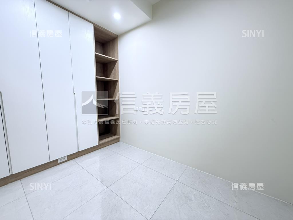 店長推薦電梯兩房兩廳房屋室內格局與周邊環境