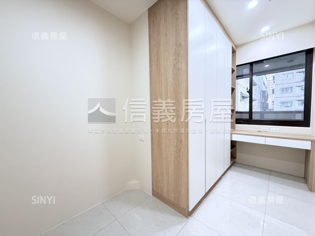 店長推薦電梯兩房兩廳房屋室內格局與周邊環境