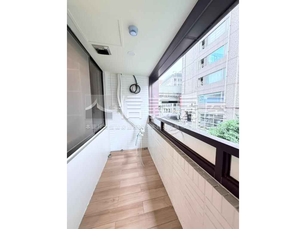 店長推薦電梯兩房兩廳房屋室內格局與周邊環境