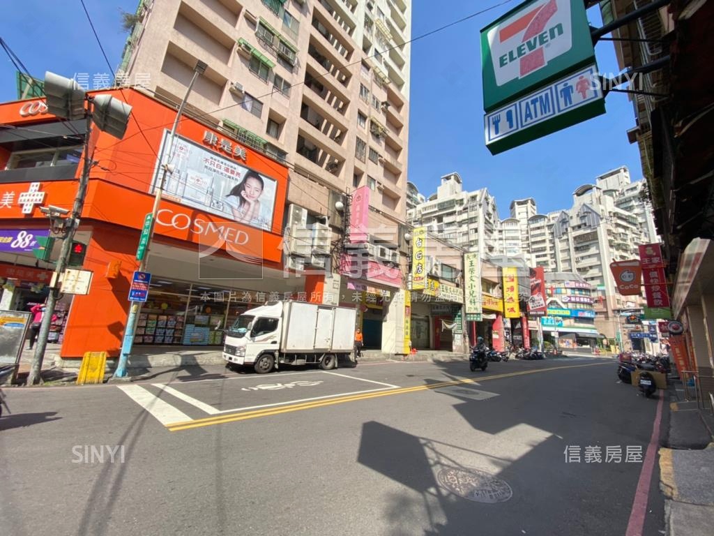 彩虹角窗黃金店霸房屋室內格局與周邊環境
