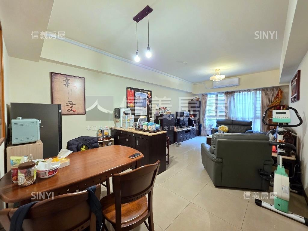 市區採光三房附獨立大車位房屋室內格局與周邊環境