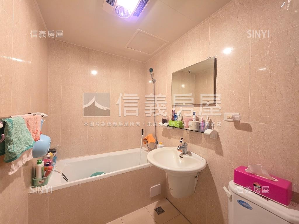 市區採光三房附獨立大車位房屋室內格局與周邊環境