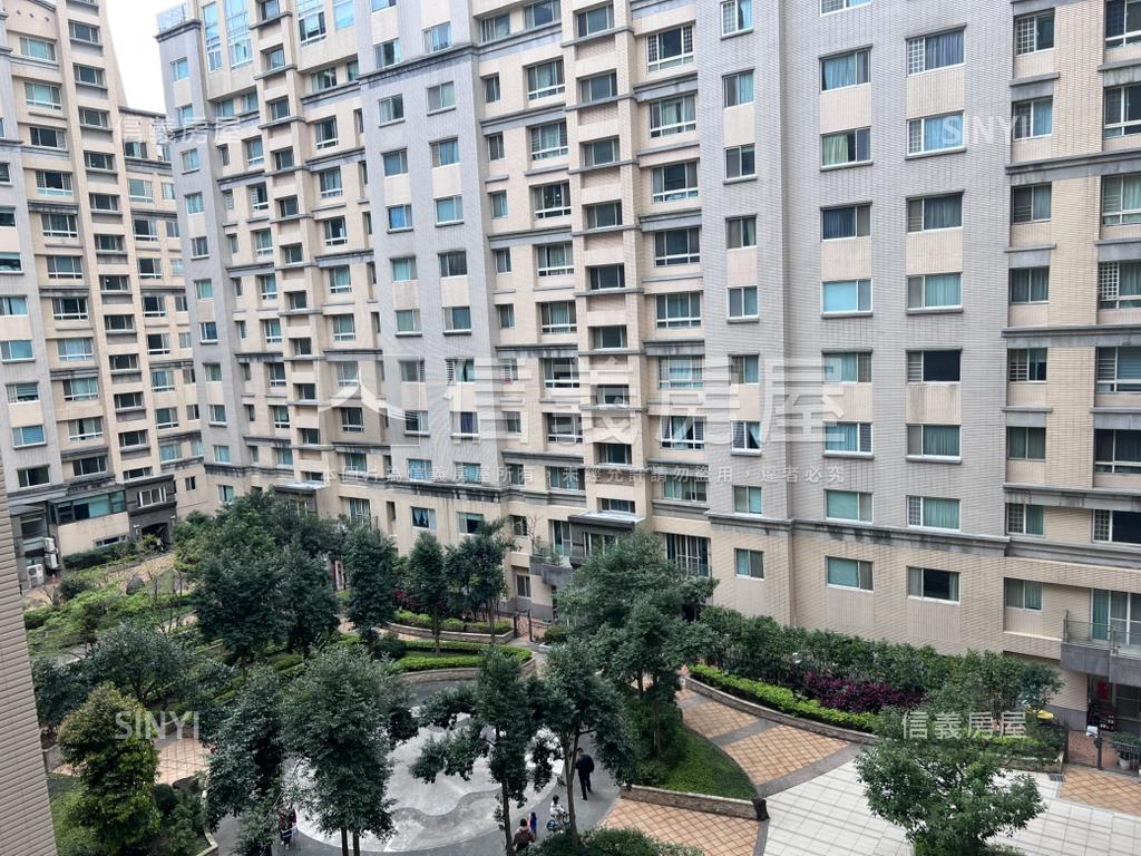 家樂福美妝採光三房平車房屋室內格局與周邊環境